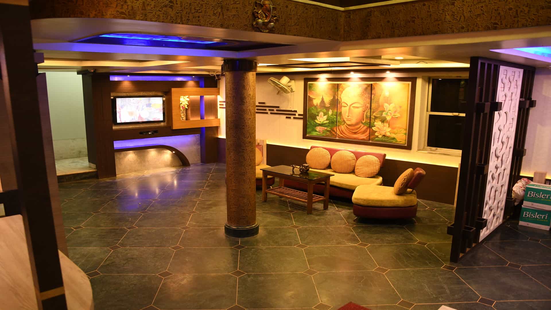 Hotels with Restaurant